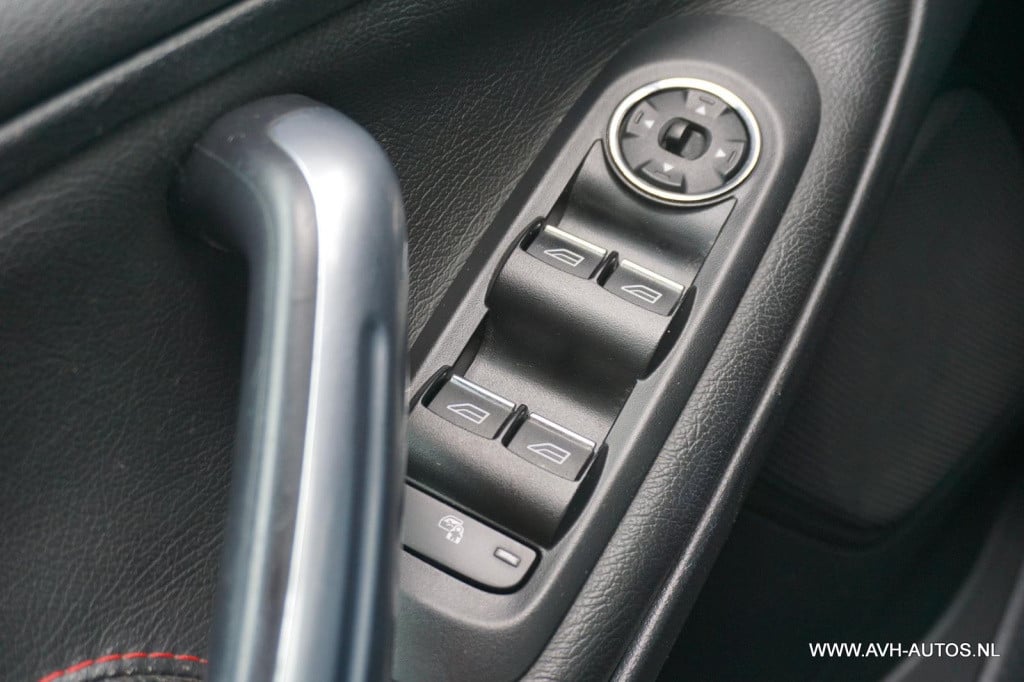 Ford S-Max 1.6 ecoboost titanium 7 persoons!!