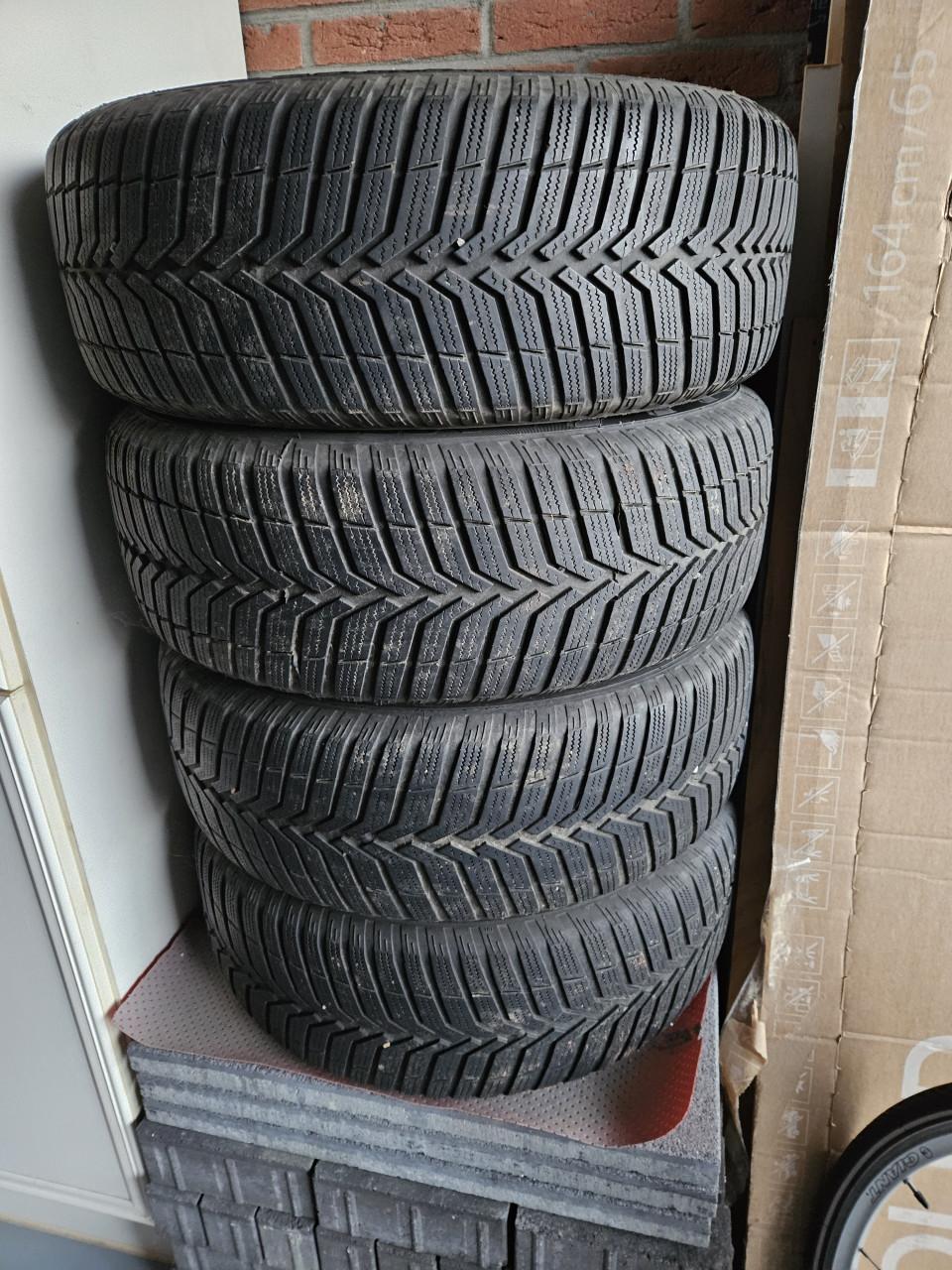 Set winterbanden Opel Astra op velg