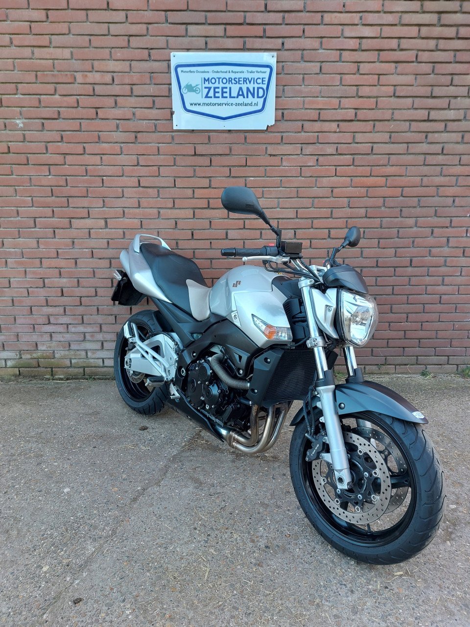 Suzuki GSR 600 (Zeer netjes!)