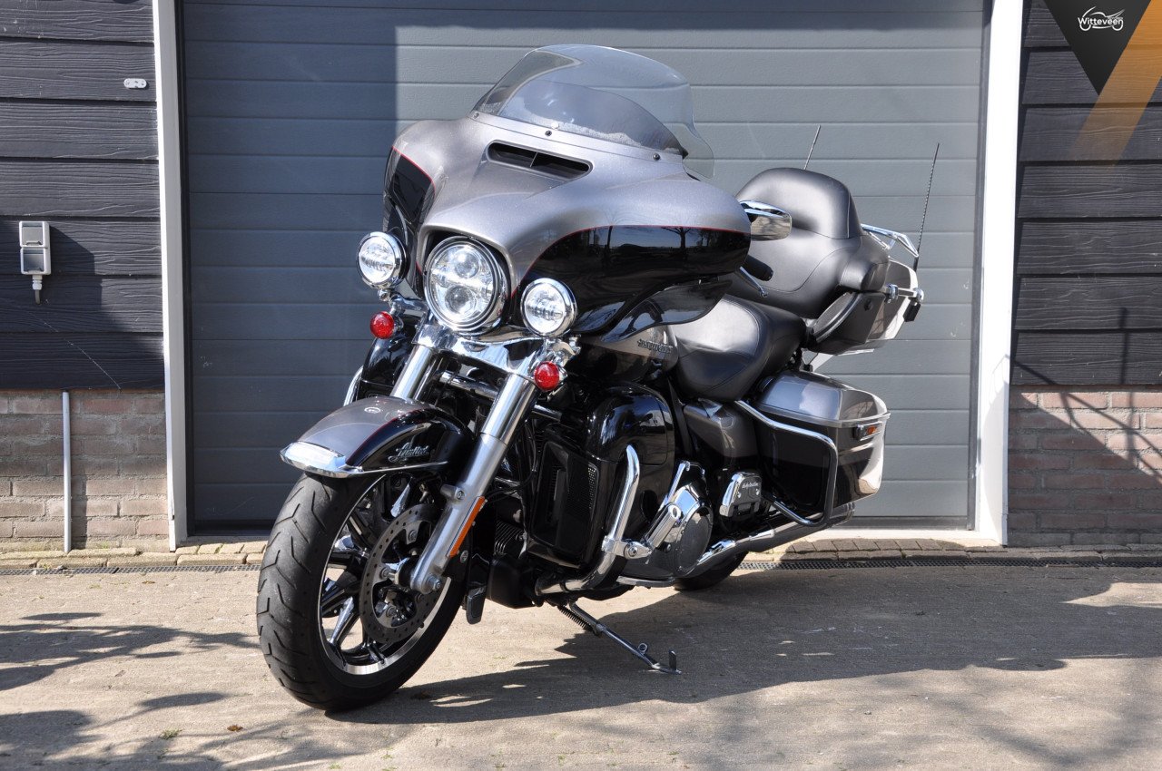 Harley Davidson FLHTK Electra Glide Ultra Limited 103 5HD 11400 km!