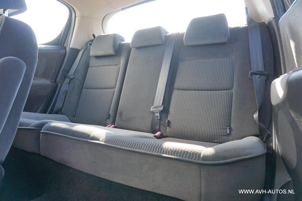 Peugeot 207 1.4-16v xr