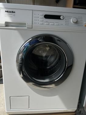 Miele wasmachine 6 kg. 1400 toren bijna niet gebruikt met bon en boekje