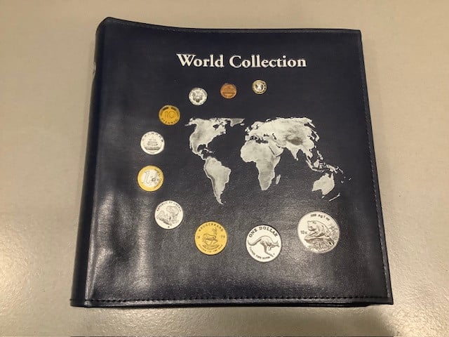 Munten albums “World Collection” 6 stuks , gebruikt.
