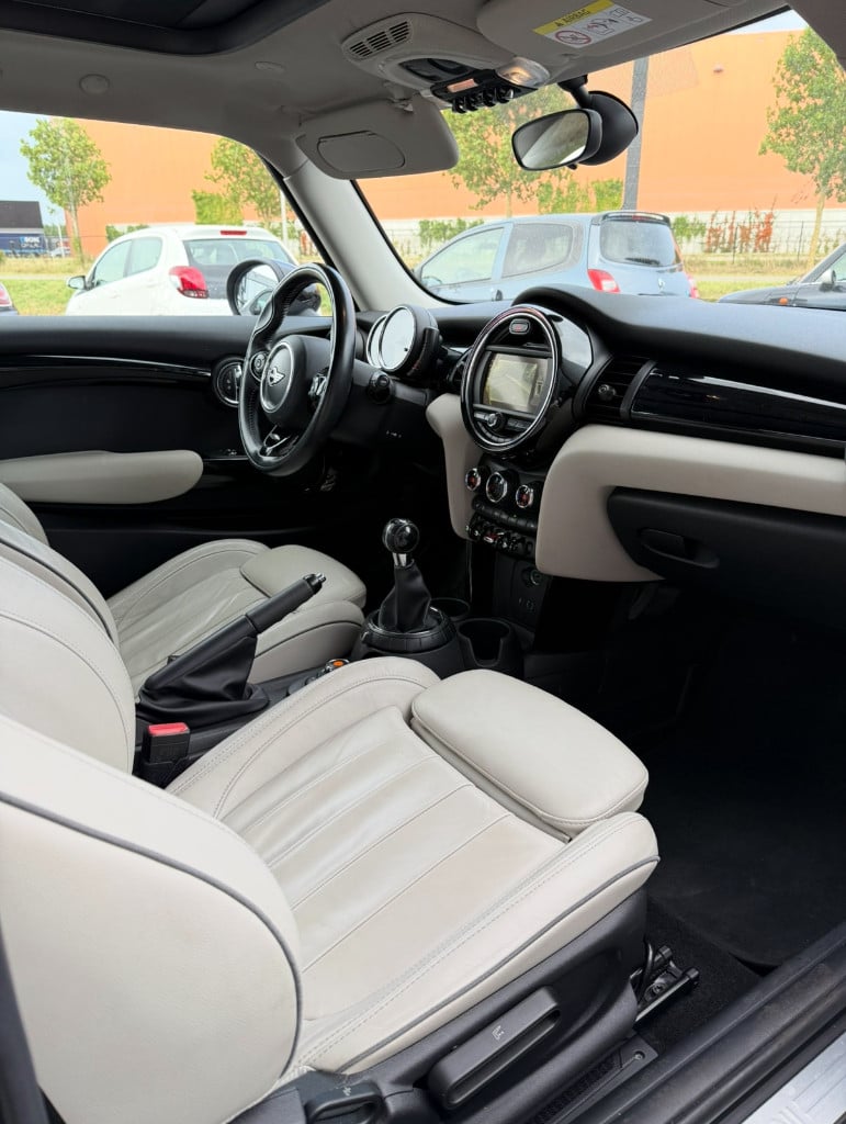 Mini Cooper 1.5 - chili - pano