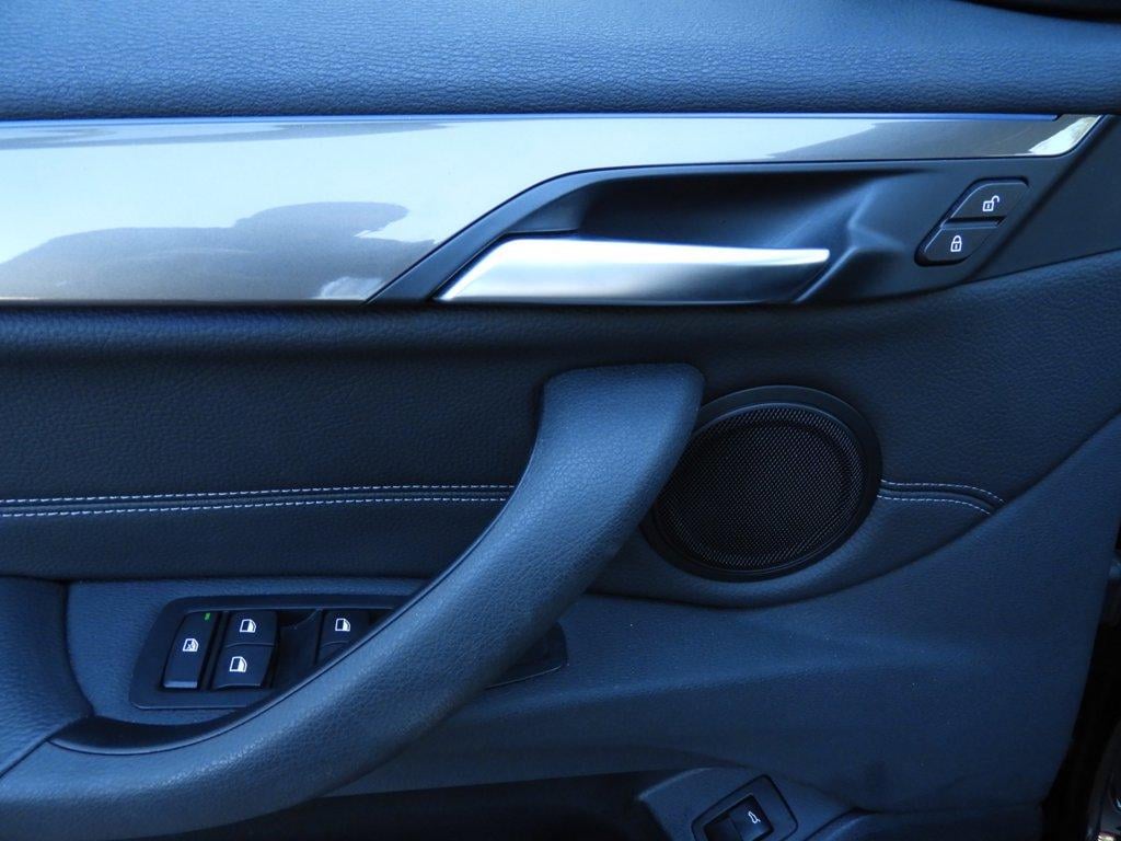 BMW X1 sdrive18i high executive