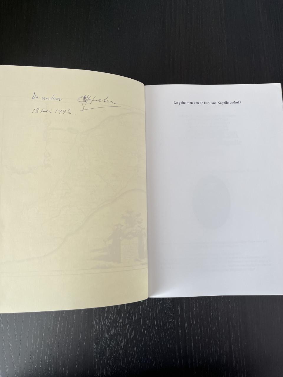 Boek: De Geheimen van de kerk van Kapelle onthuld