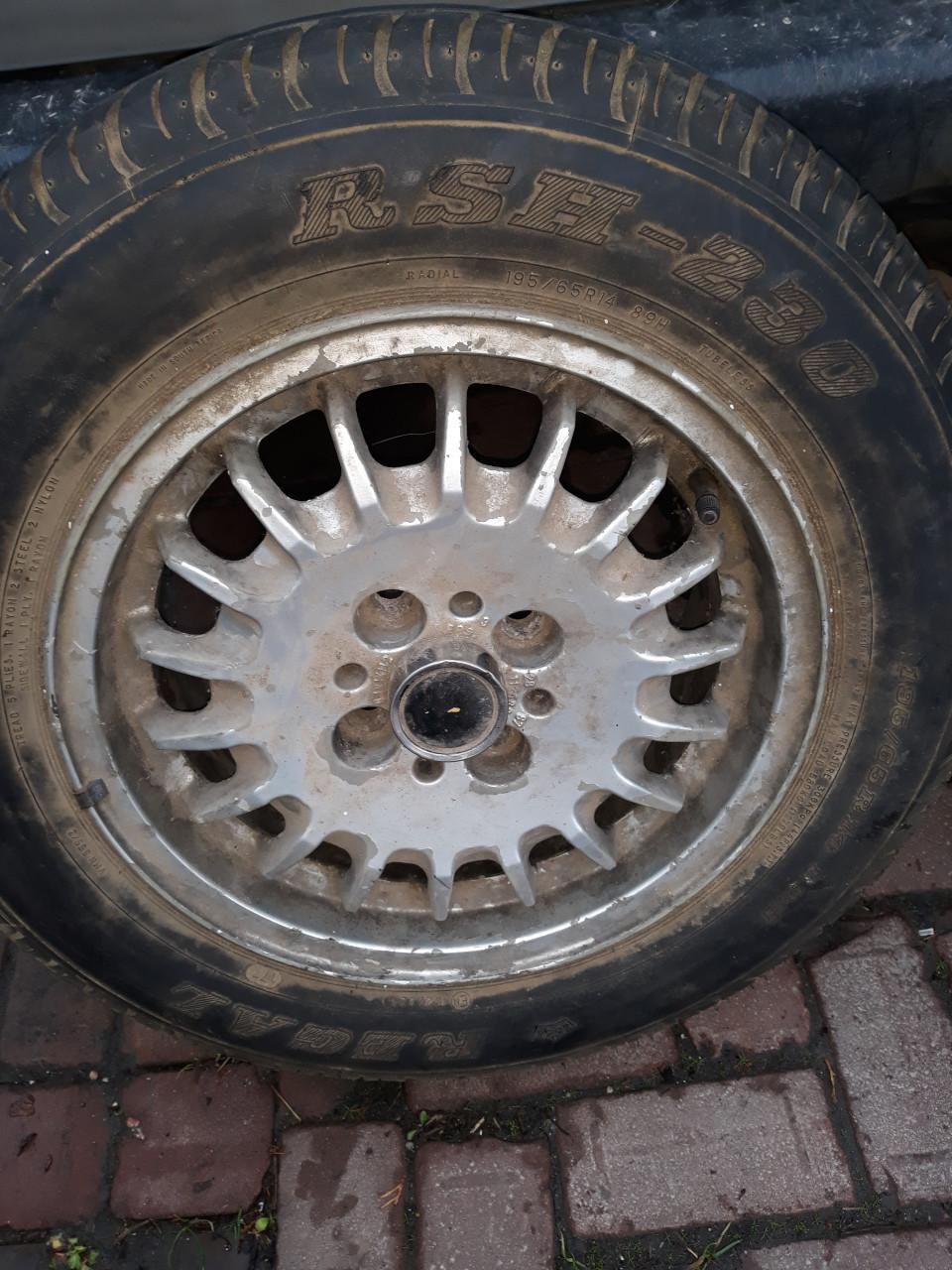 2 velgen met banden Gratis