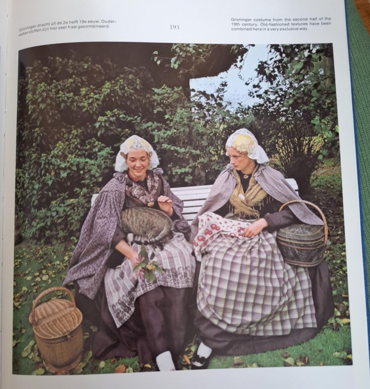 Kijken naar klederdrachten, Cees v.d. Meulen (foto's) & H. Koelewijn, e.a.