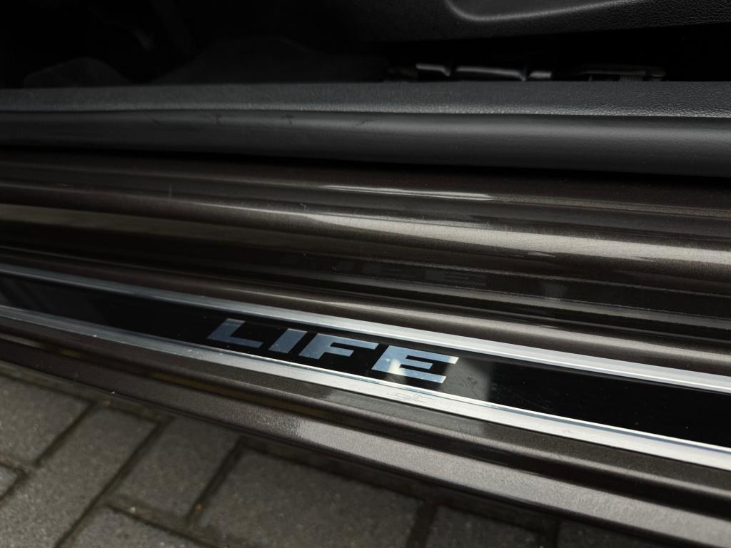 Volkswagen Scirocco 1.4 tsi life * xenon * stoelverwarming * pdc * clima