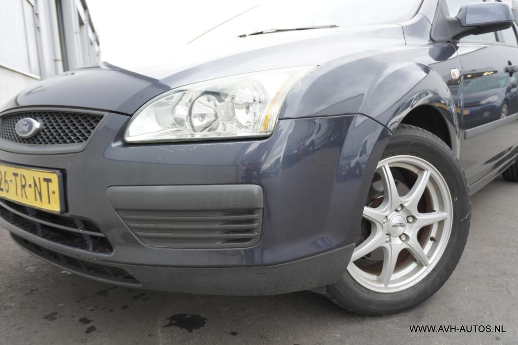 Ford Focus 1.6-16v trend automaat