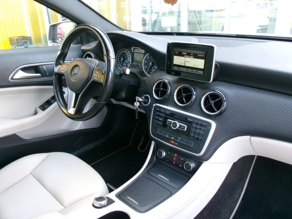 Mercedes-Benz Gla-klasse 200 automaat, cruise.contr., panoramadak, leer