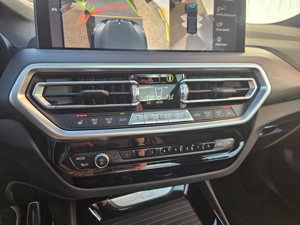 BMW X3 xdrive30e m-sport | pano | acc | camera