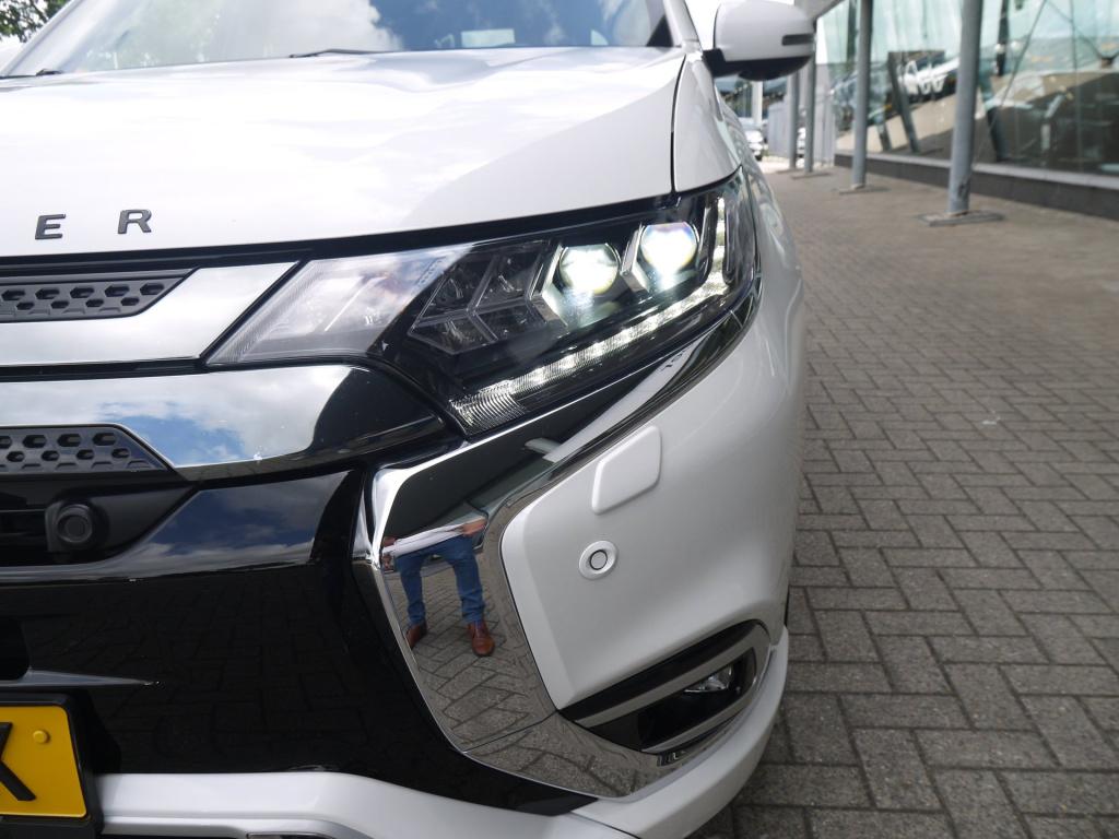 Mitsubishi Outlander 2.4 phev instyle|trekhaak|rijklaar