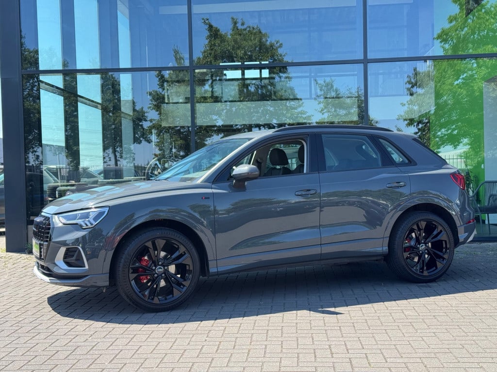 Audi Q3 35 tfsi advanced * matrix led * keyless * trekhaak