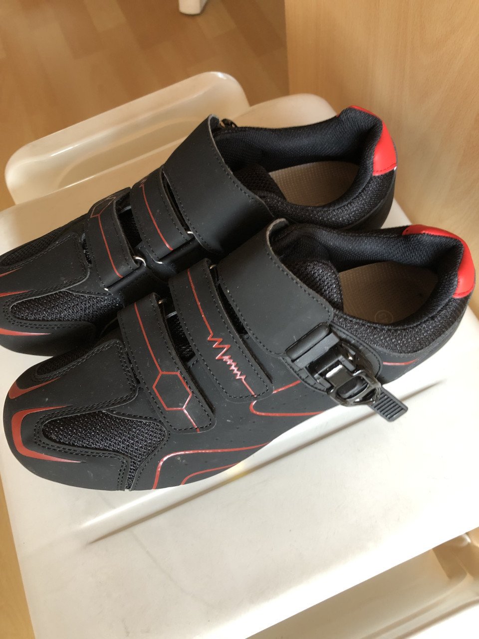 KOOPJE, nieuwe racefiets schoenen met SPD-SL plaatjes+extra schoenplaatjes.