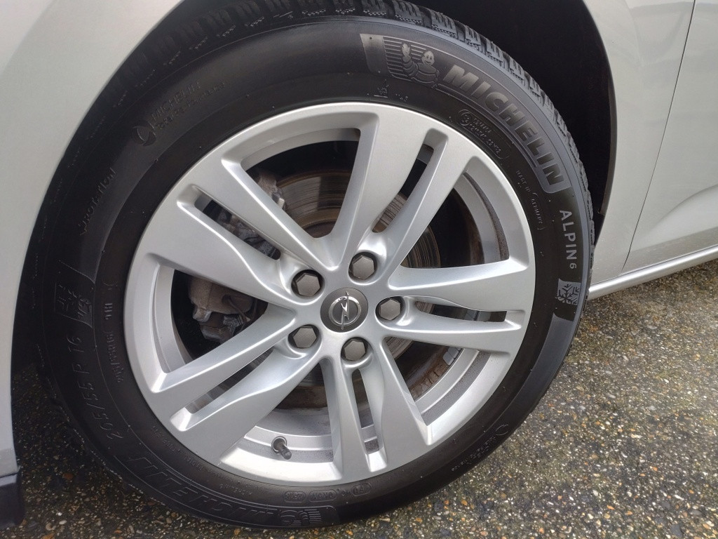 Opel Astra sports tourer 1.2 edition