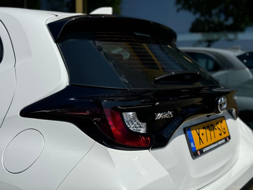 Toyota Yaris 1.5 hyb. active