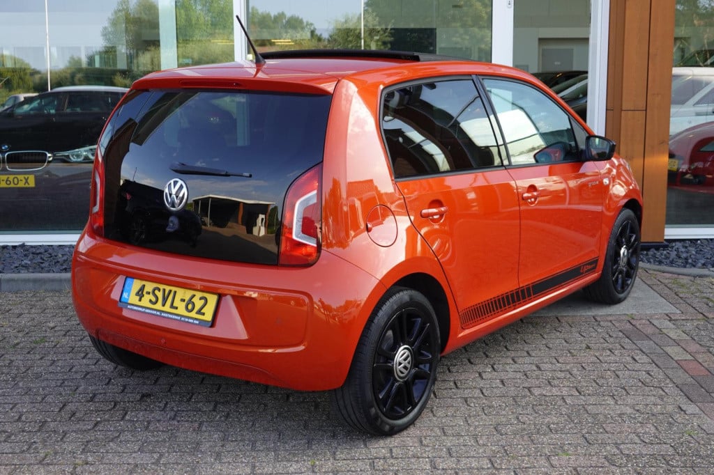 Volkswagen UP! 1.0 groove up! bluemotion