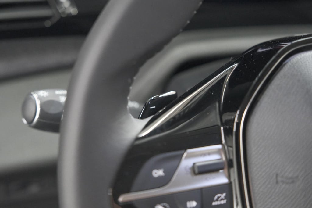 Peugeot 408 1.2 hybrid 136 e-dsc6 allure | 360 camera | navigatie | parkeer