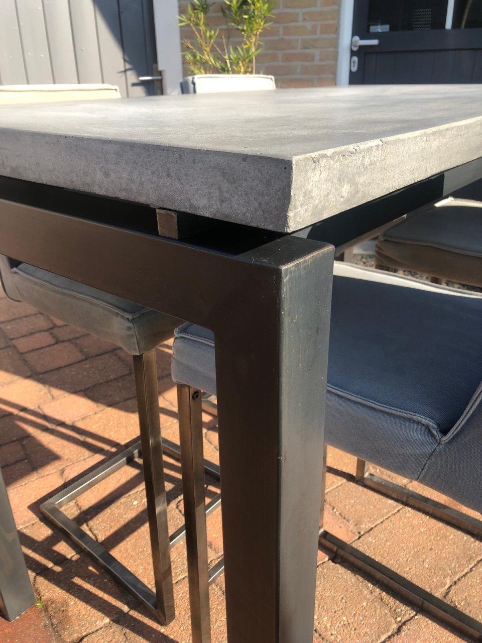 Bartafel met 4 stoelen