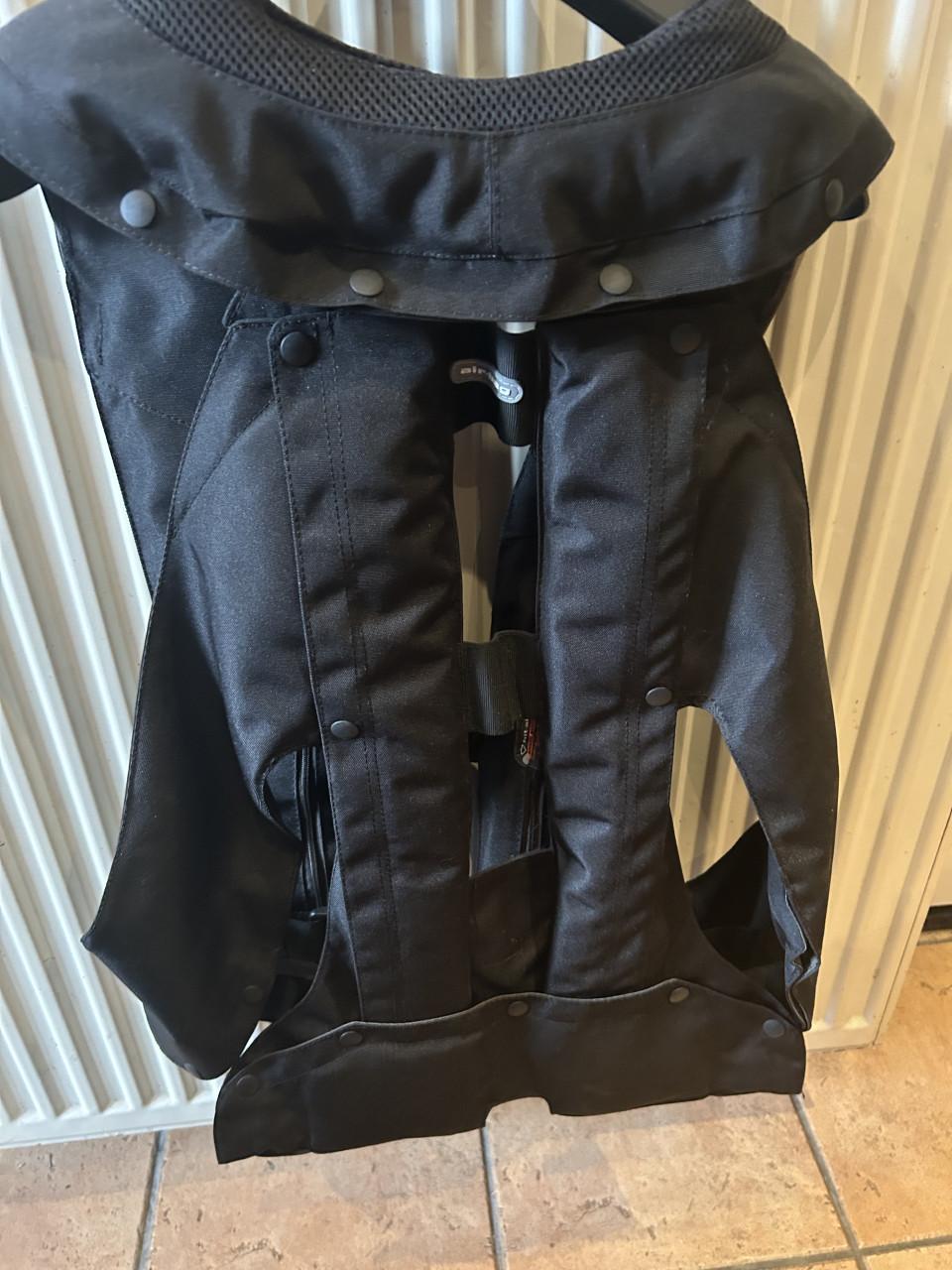 Hit-air body protector vest