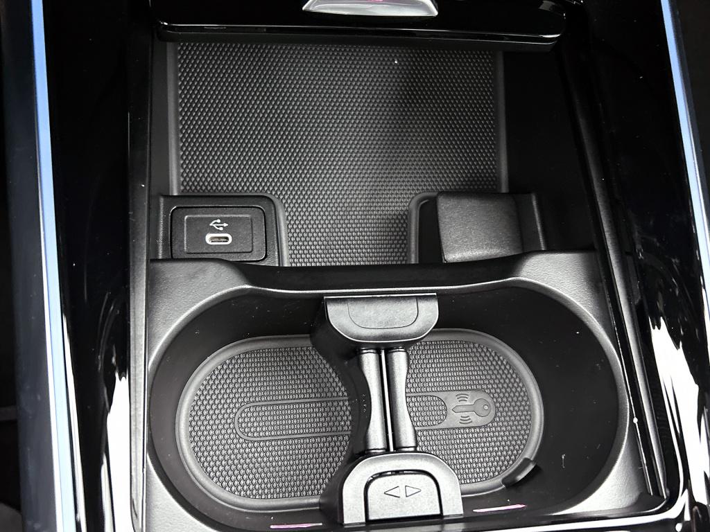 Mercedes-Benz Eqa 250+ business solution luxury 71 kwh | trekhaak | winterp