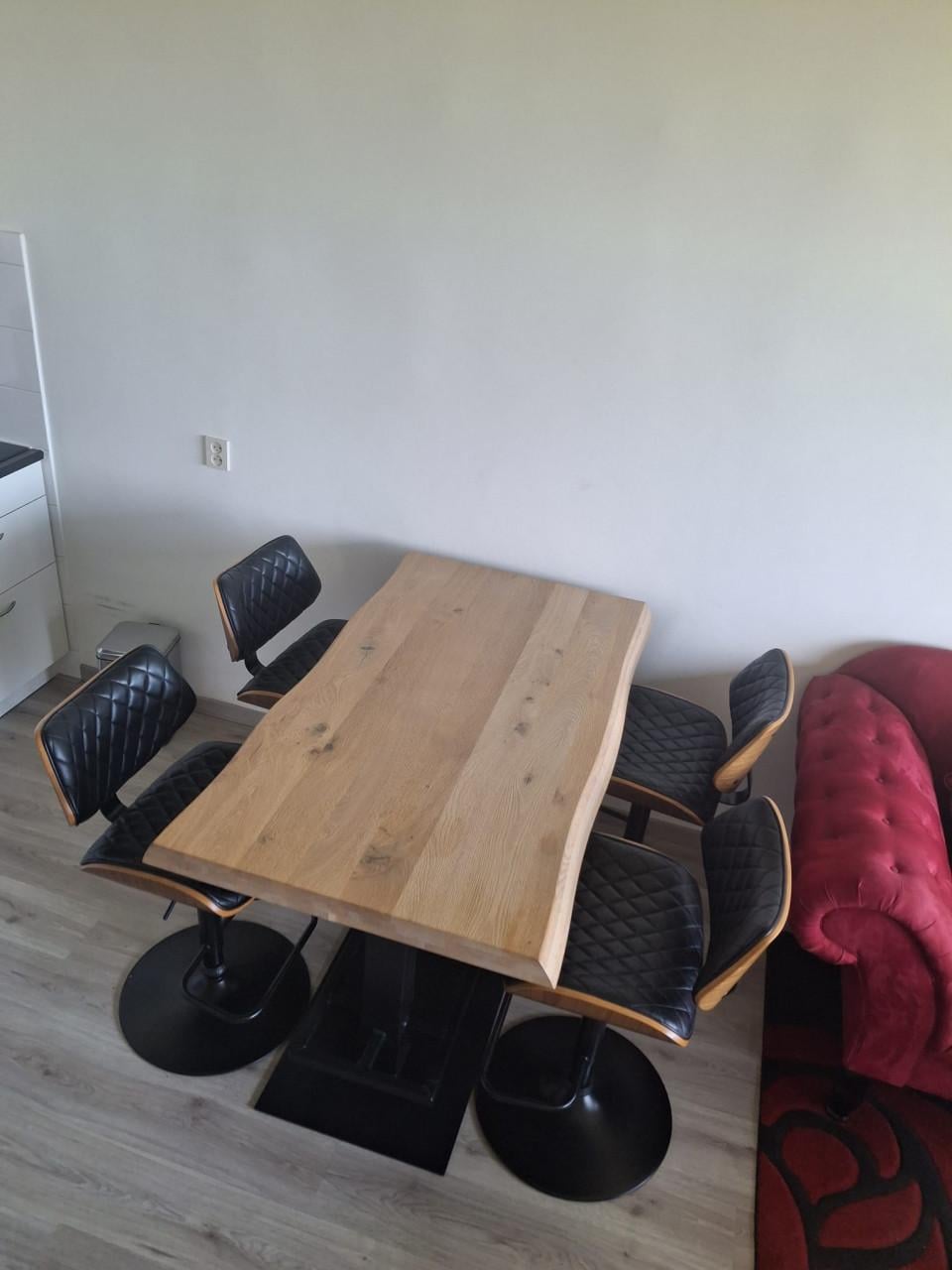 Bartafel met 4 stoelen