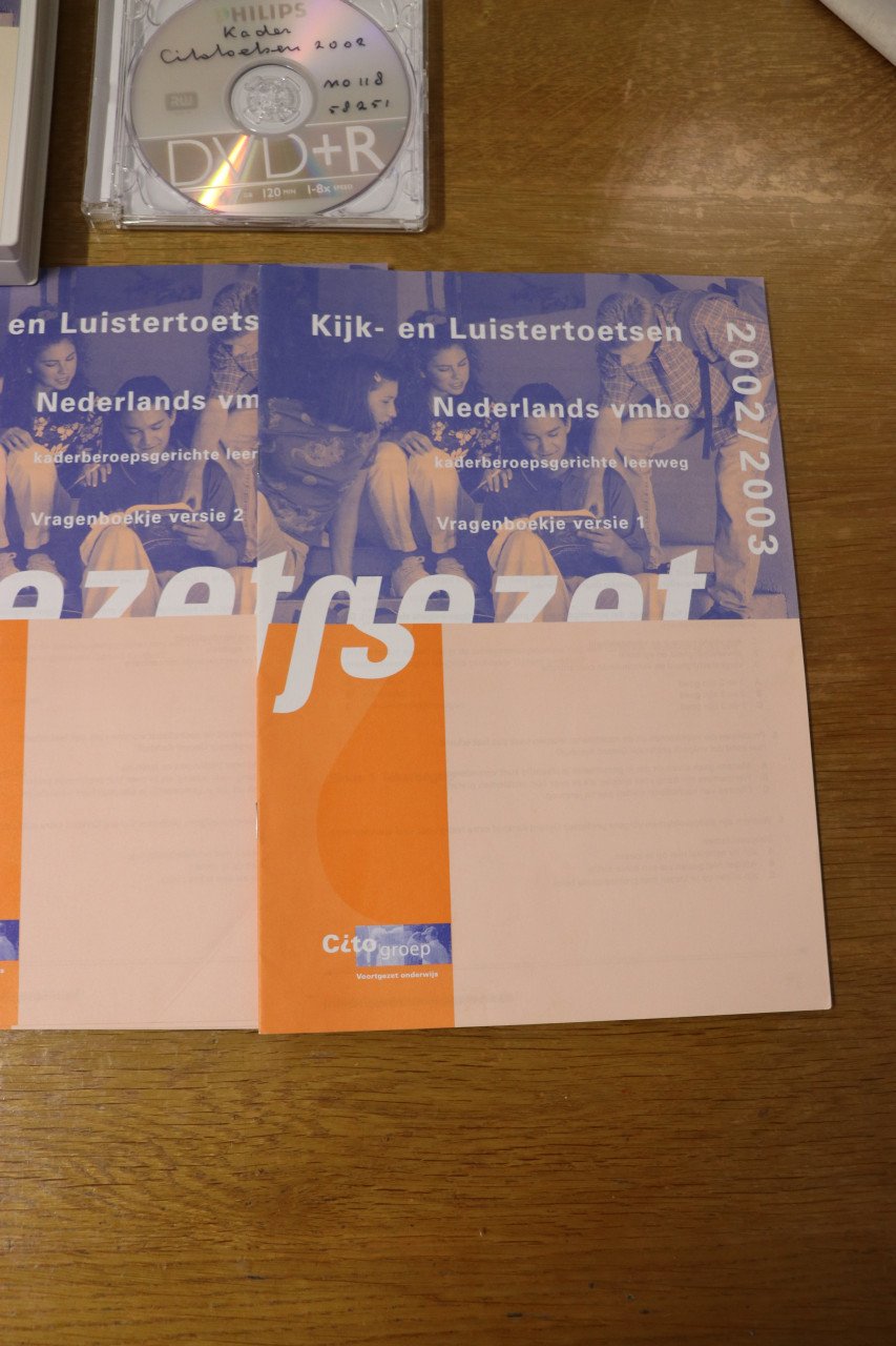 Kijk- en luistertoets Nederland Kaderberoepsgerichte leerweg 2002/2003