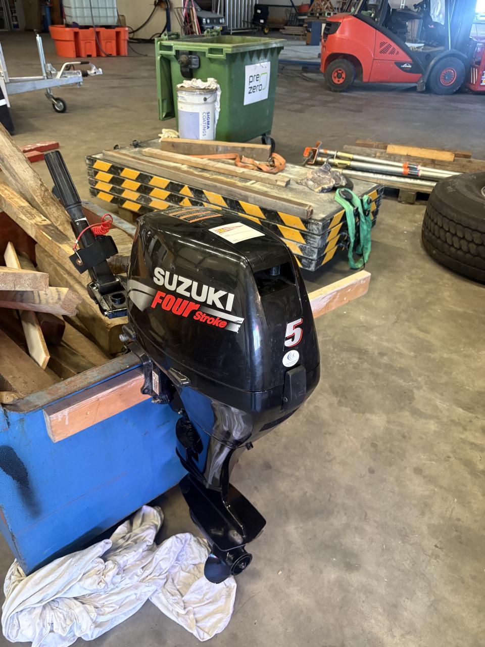 Brig 310 rubberboot + 15 pk Suzuki incl trailer