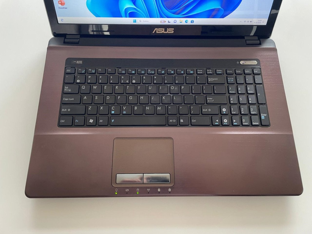 Asus 17 inch laptop | met Windows 11 SSD 8GB RAM Office pakket Nw. accu