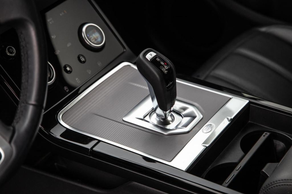 Land Rover Range Rover 1.5 p300e awd s plug in hybride / leder / adaptive c