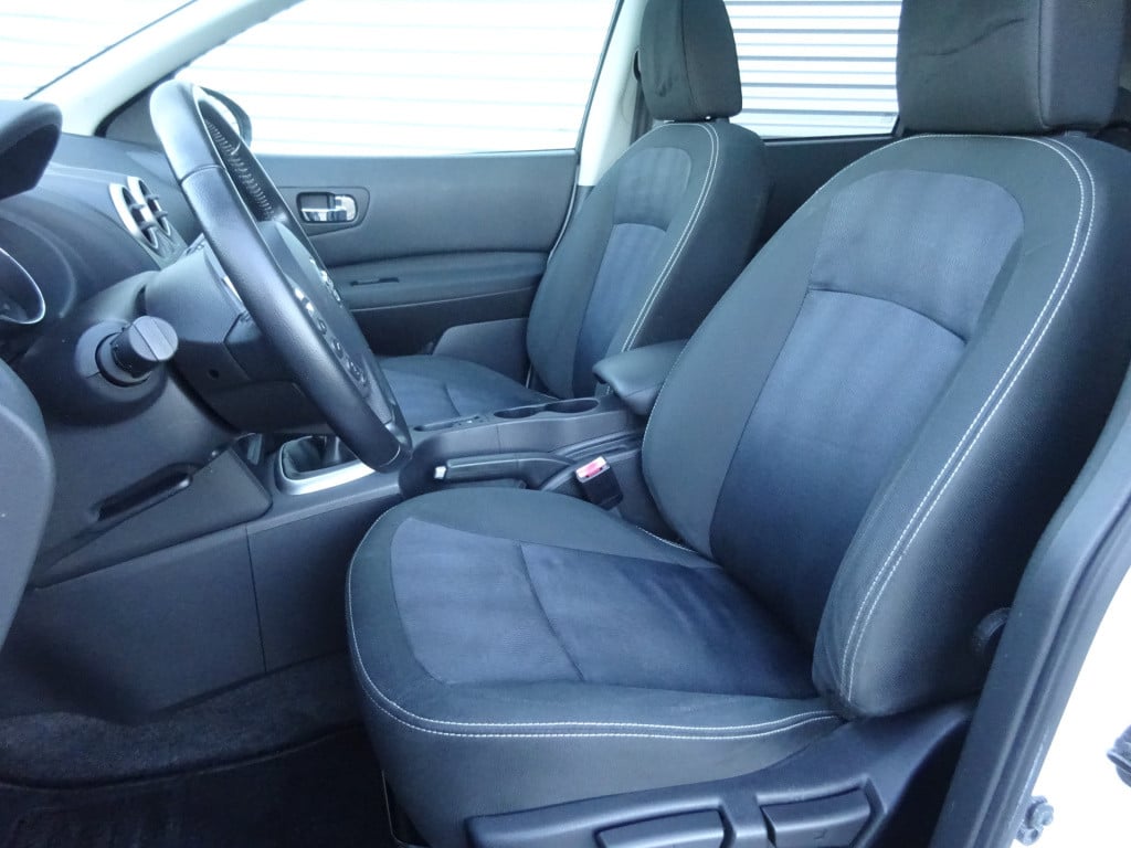 Nissan Qashqai 1.6 connect edition climate control / camera / trekhaak / lm