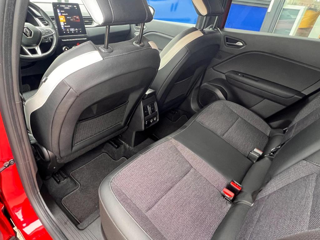 Renault Captur 1.3 tce 140 aut, intens met vele opties, camera, zelf sturen