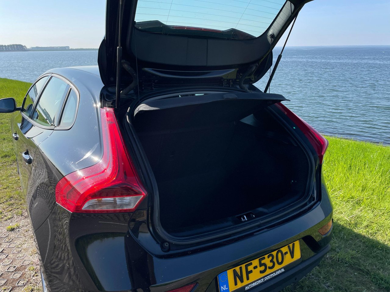 Volvo V40 2.0 D2 120PK 2017 Zwart