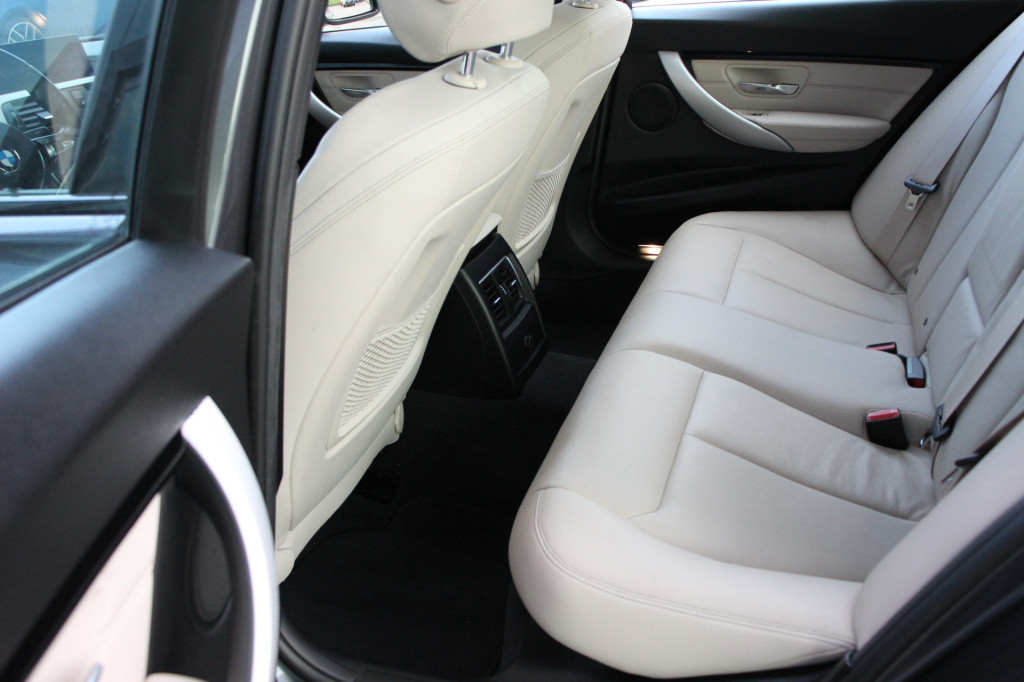 BMW 3-serie 320i xdrive m sport edition | dealer onderhouden