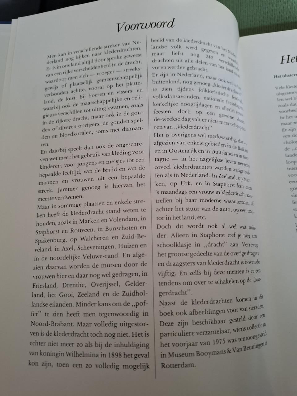 Kijken naar klederdrachten, Cees v.d. Meulen (foto's) & H. Koelewijn, e.a.