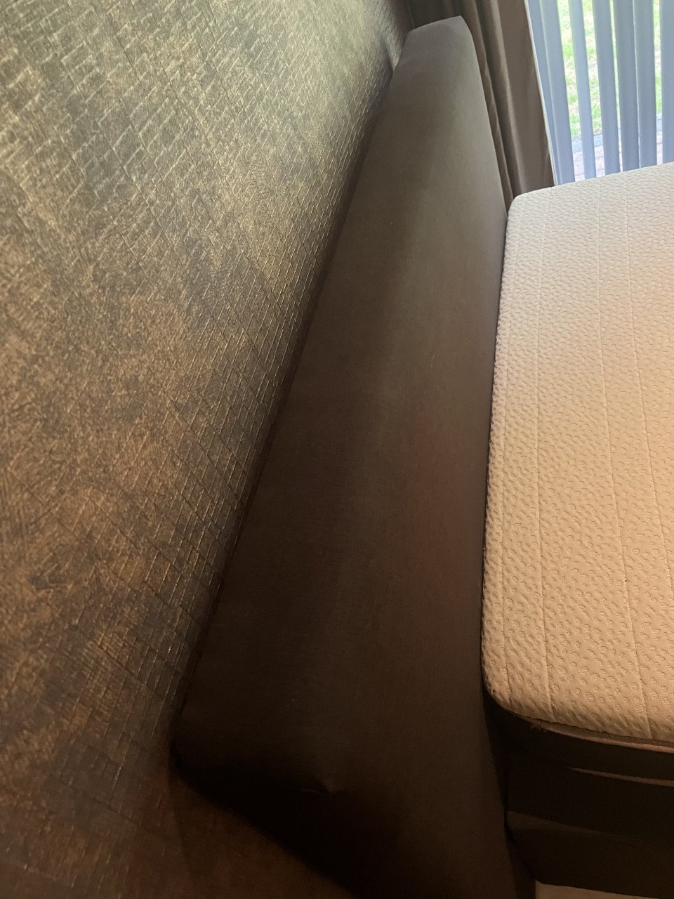 Bed boxspring 1.20 x 2.00 twijfelaar