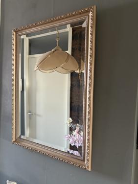 Facet geslepen spiegel in goudkleurig omlijsting