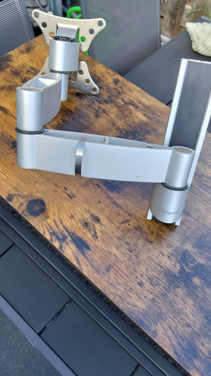 TE KOOP TELEVISIE STEUN VOGELS