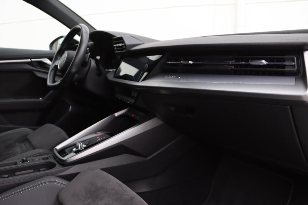 Audi S3 sportback 2.0 tfsi 310pk s tronic quattro edition one | pano | b&o 