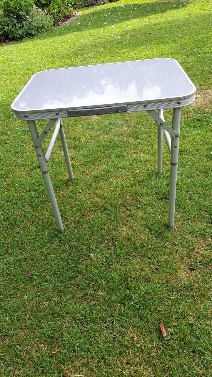 Campingtafeltje