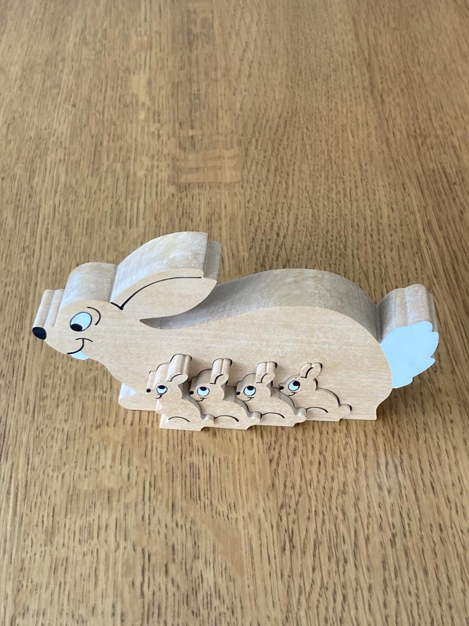 Konijn met 4 kleintjes