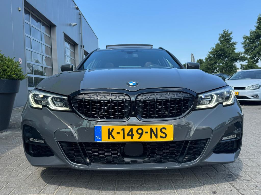 BMW 3-serie touring 330i introduction high executive * panoramadak * 360 ca