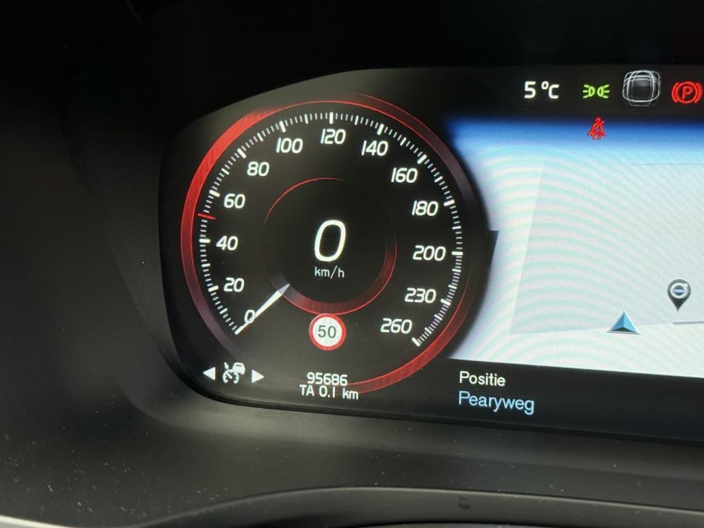 Volvo V60 t6 340pk recharge r-design| b&w sound| panodak| adap.cruise| tre