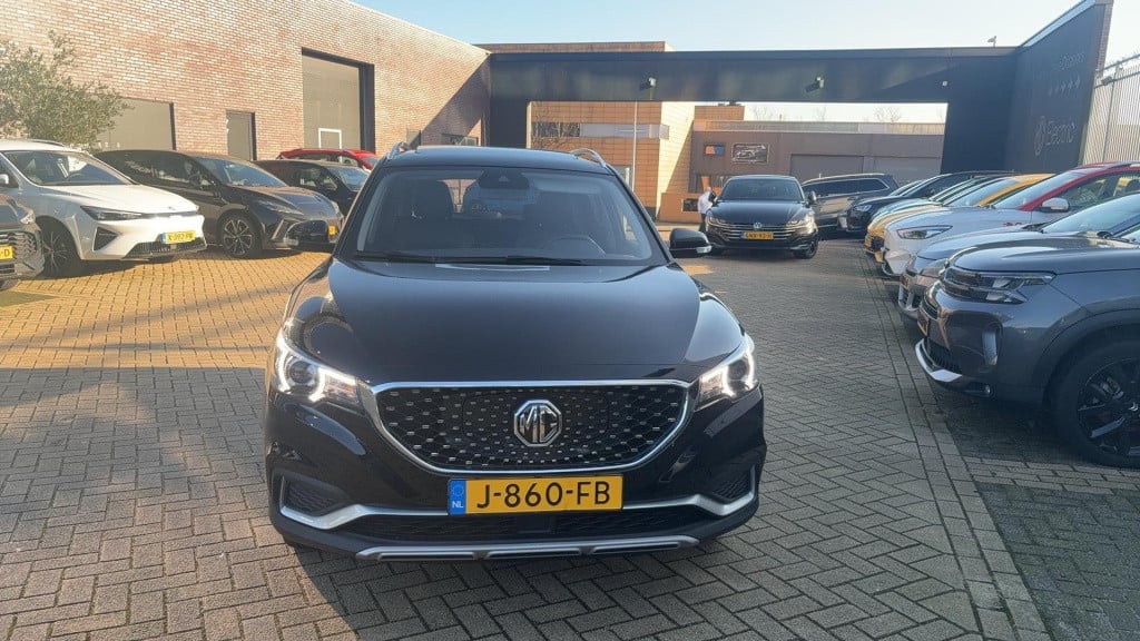 MG Zs-ev mg luxury 45 kwh