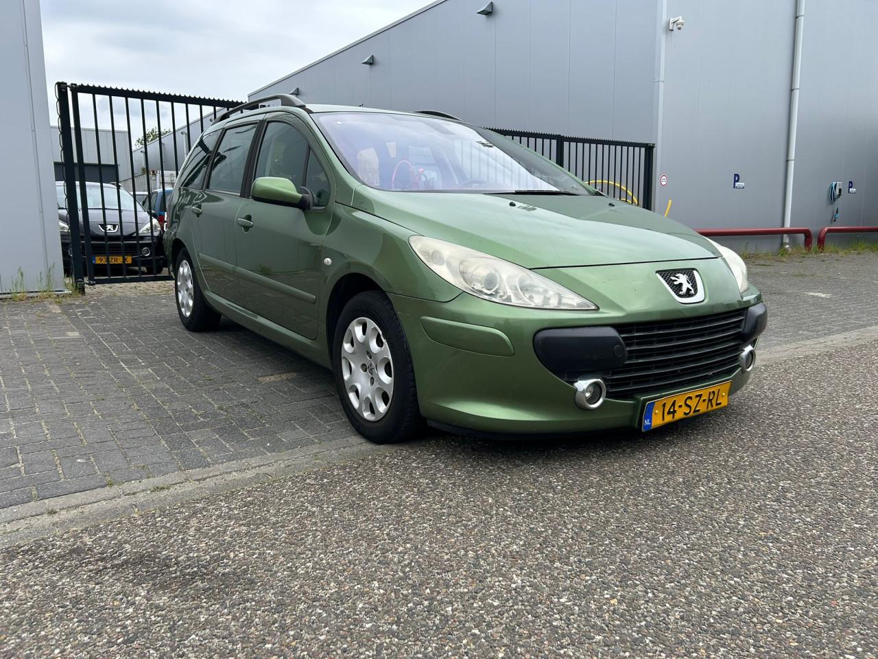Peugeot 307 Break 1.4-16V XS €899 APK tot December