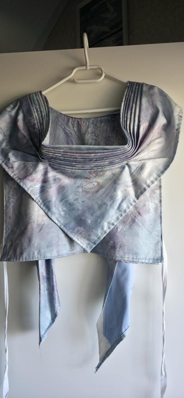 Klederdracht doek en beuk