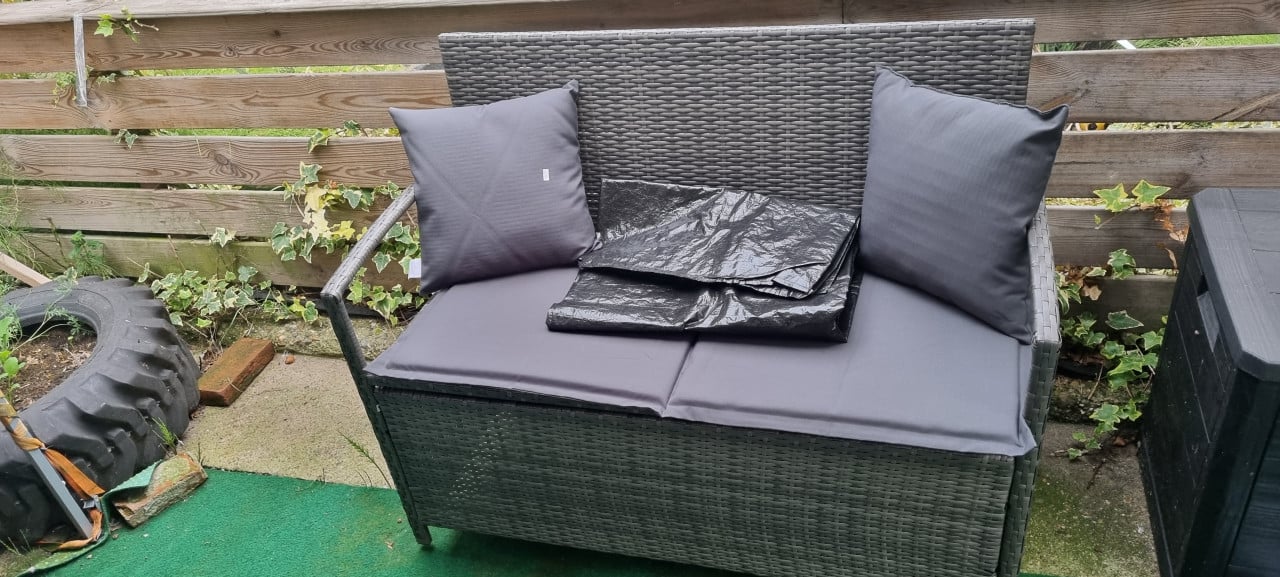 Tuinbankje met opbergruimte