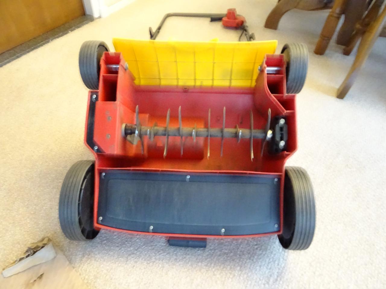 Wolf Campus 1000 V   Verticuteer machine voor  € 85,00