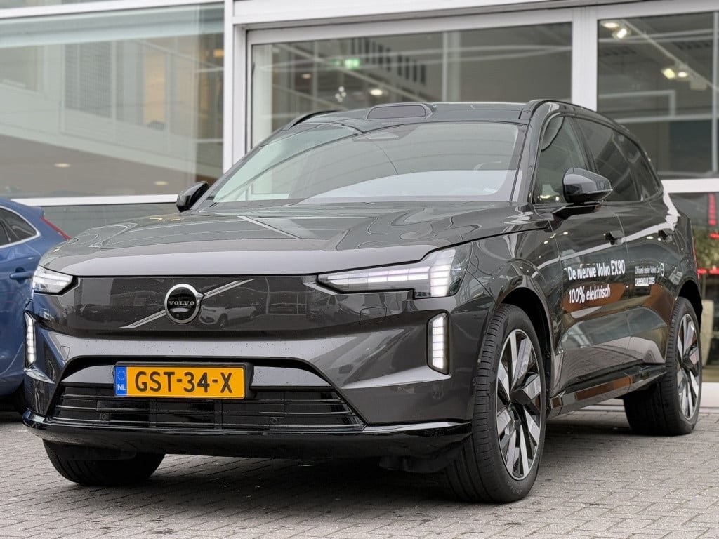 Volvo Ex90 twin performance ultra demo | nieuwprijs € 111.804,= | luchtveri
